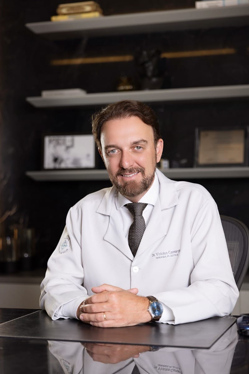 Dr. Vinicius Julio Camargo, cirurgião plástico I Divulgação/Arquivo pessoal