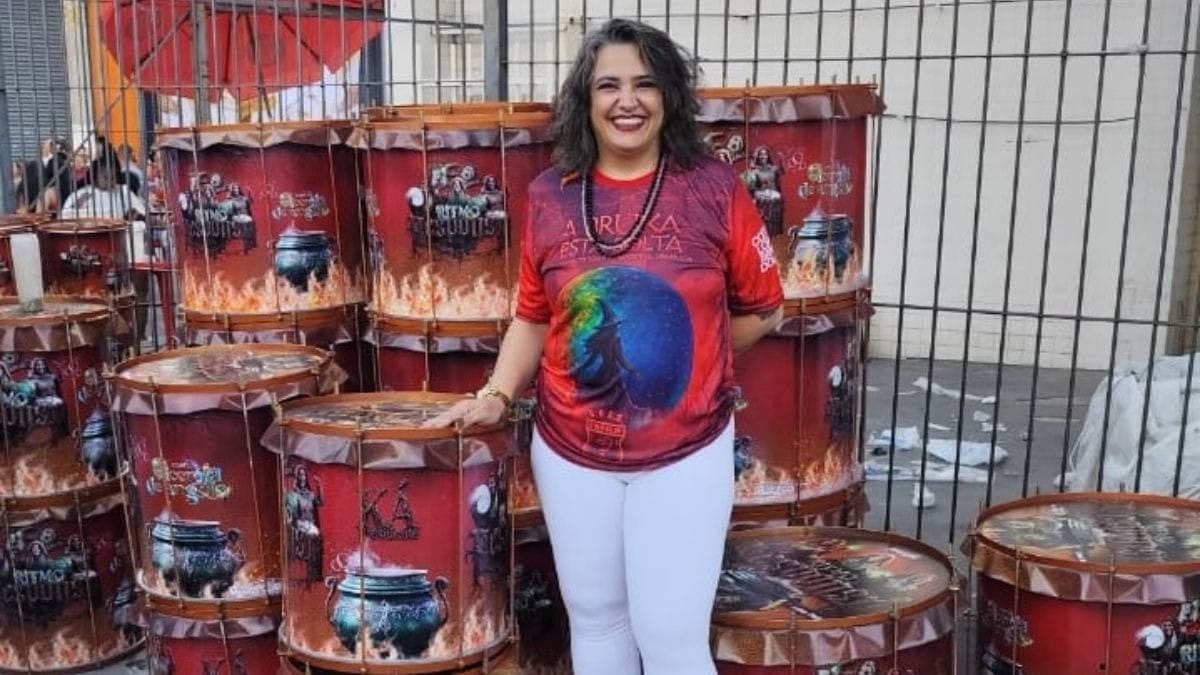 Bruxa celebra desfile da Colorado do Brás em plena sexta-feira 13: 'Poder'