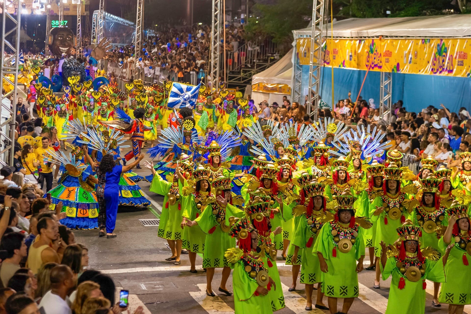Guia do Carnaval 2026 no Paraná: blocos em Curitiba, litoral e interior