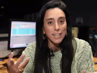 De carnavalesca à diretora do espetáculo: a trajetória de Paola Novaes