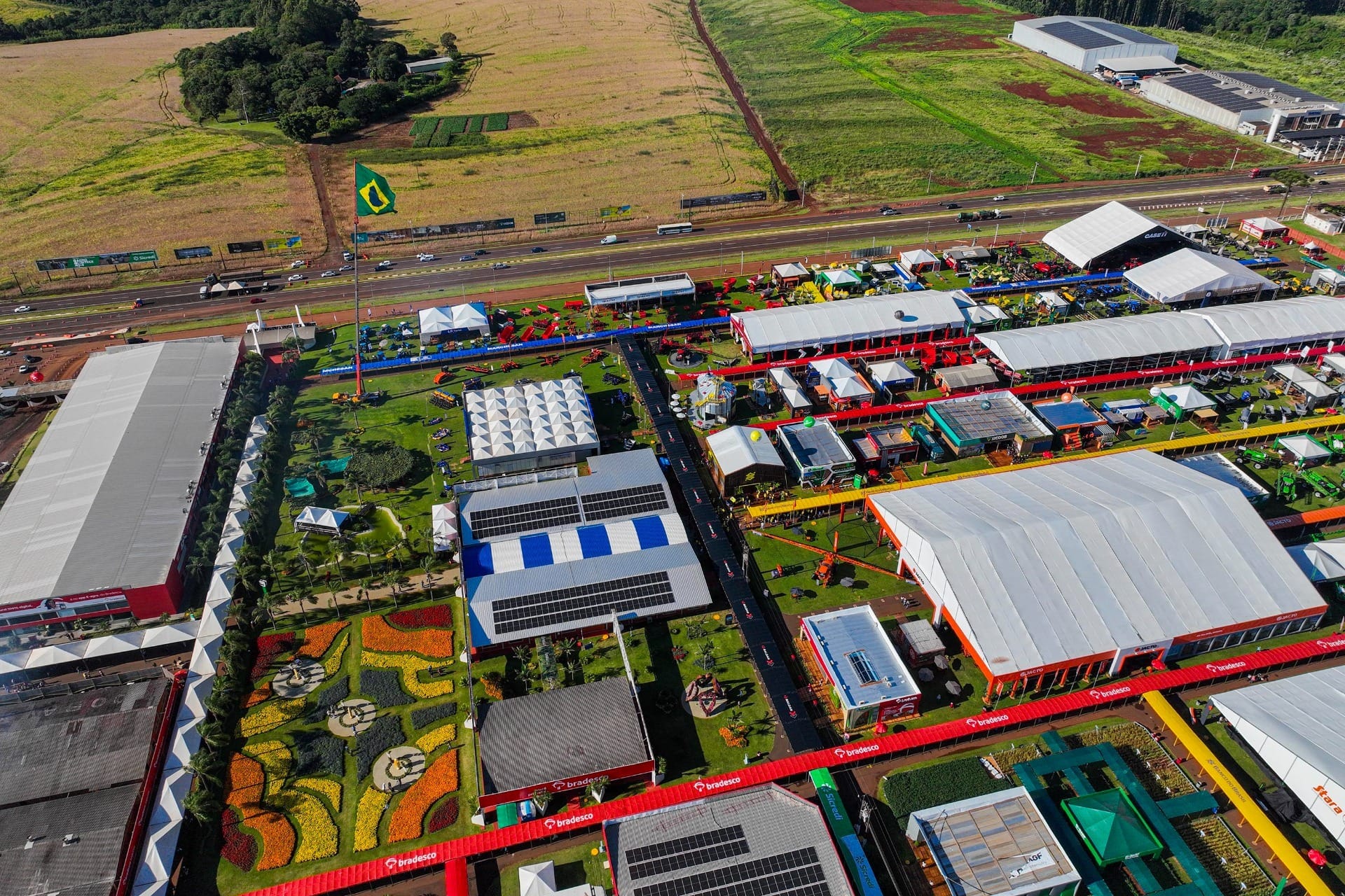 Show Rural bate recorde de público e R$ 7,5 bi em negócios
