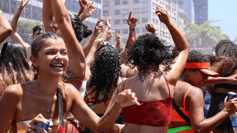 Alta nas buscas por queimadura solar reforça cuidados no Carnaval