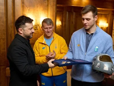 Zelensky concede honraria a atleta desclassificado dos Jogos de Inverno