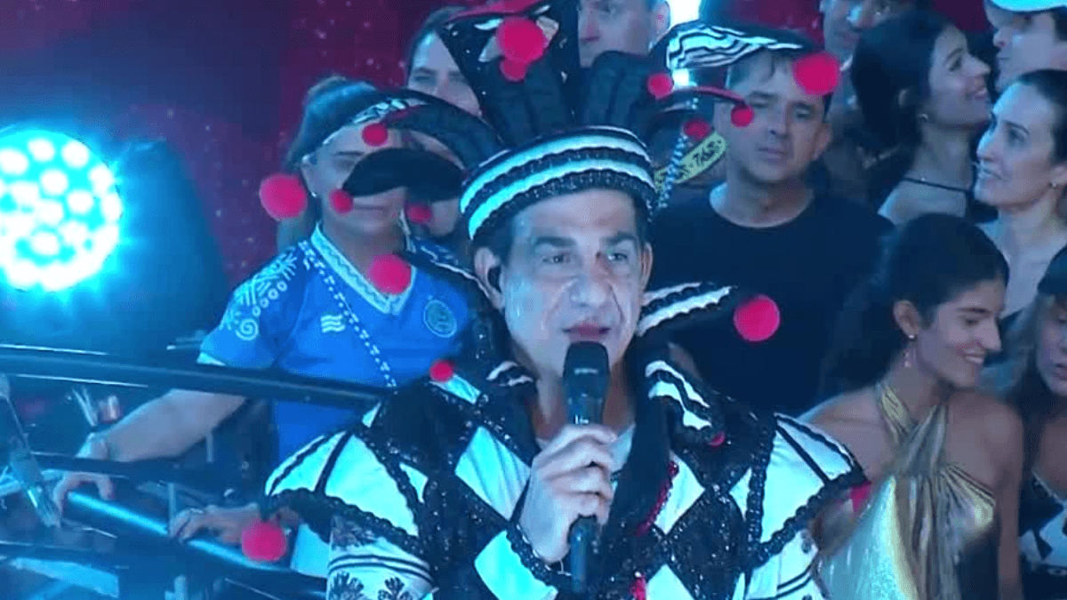 "Minha inspiração é Carmen Miranda", diz Durval Lélys, do Asa de Aguia
