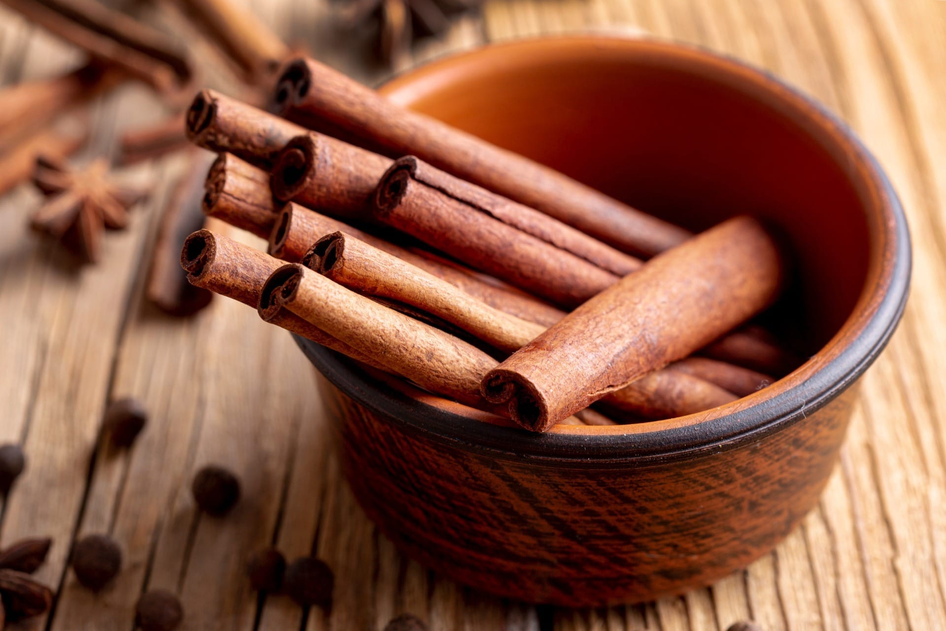 Canela ajuda a controlar diabetes e colesterol, aponta estudo