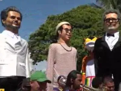 Kleber Mendonça Filho e Wagner Moura viram bonecos no Carnaval de Olinda