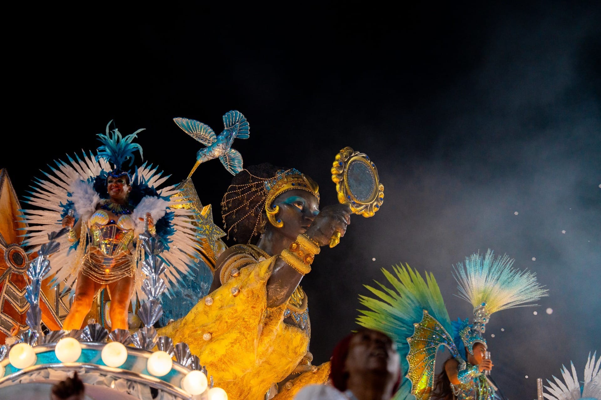 Beija-Flor celebrou a maior festa de candomblé de rua do mundo