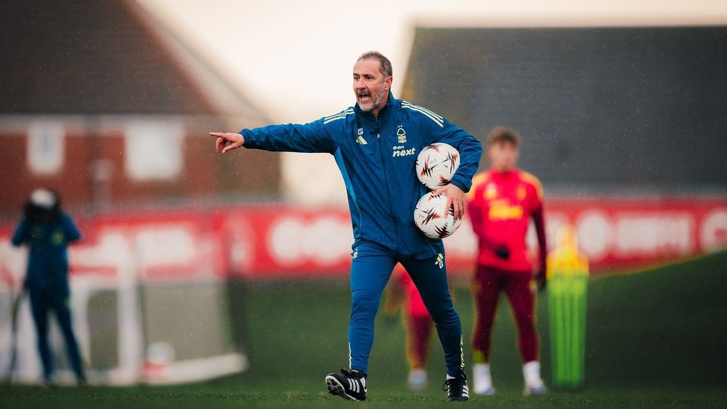 Vitor Pereira assume Nottingham confiante em salvação: "Elenco muito bom"