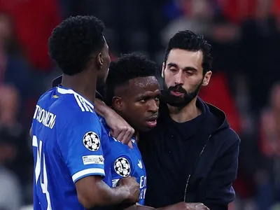 Chilavert faz ataques racistas e homofóbicos contra Vinicius Jr e Mbappé