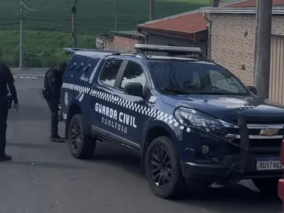 Homem agride ex-companheira e usa pitbulls para atacar guardas municipais