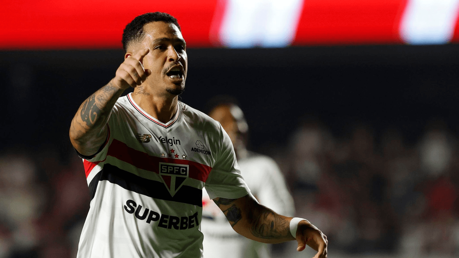 Luciano, atacante do São Paulo. Foto: Rubens Chiri, Miguel Schincariol e Paulo Pinto/Saopaulofc.net