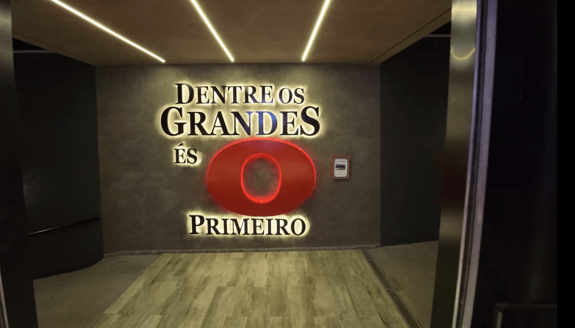 A letra "O" do antigo nome Cícero Pompeu de Toledo em exposição I Foto: Torcida Dragões da Real