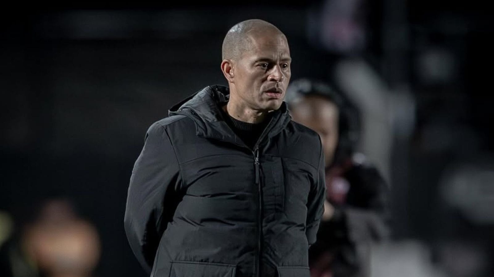 Athletic, do ex-meia Alex, vence e mantém Botafogo-SP no Z4