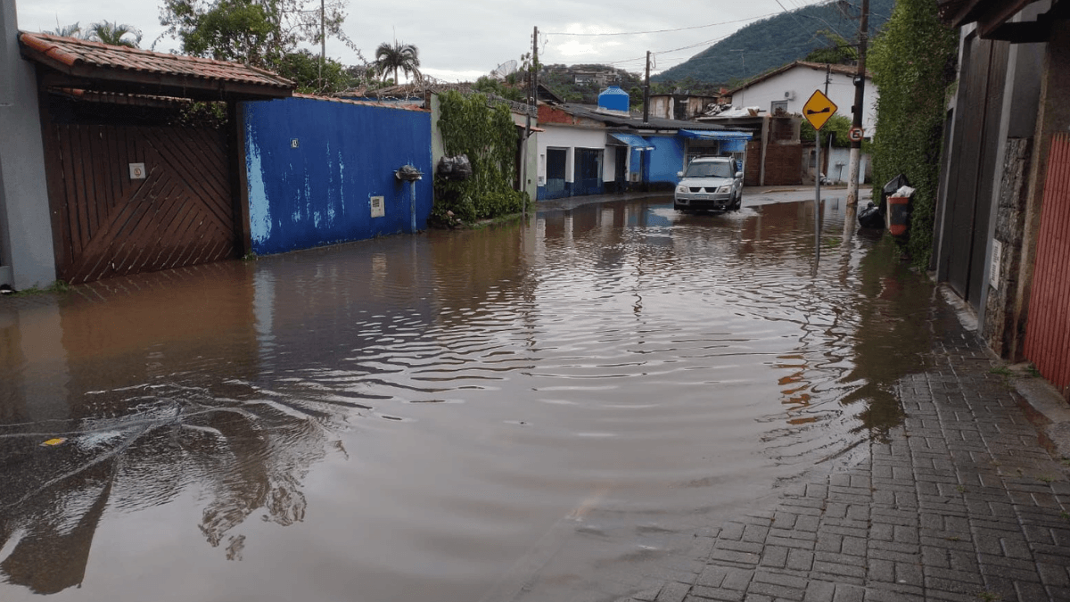 Chuvas deixam 11 pessoas desalojadas em Ilhabela
