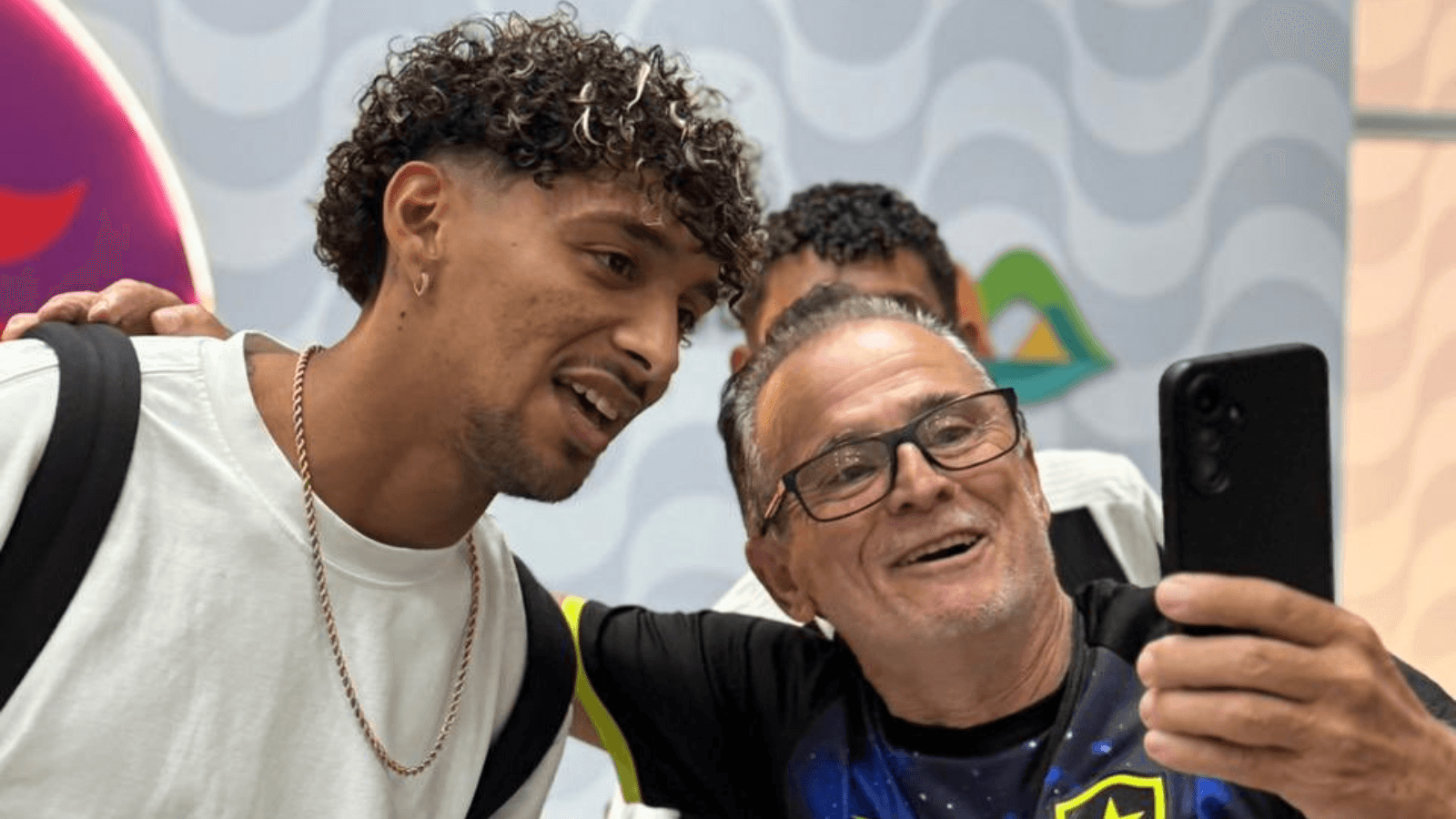 Meia argentino desembarca para reforçar Botafogo; veja previsão de estreia