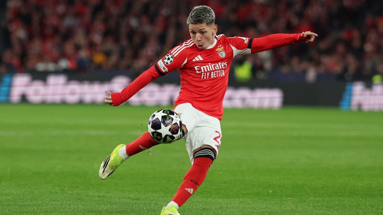 Suspenso, Prestianni viajará com o Benfica para o jogo contra o Real Madrid