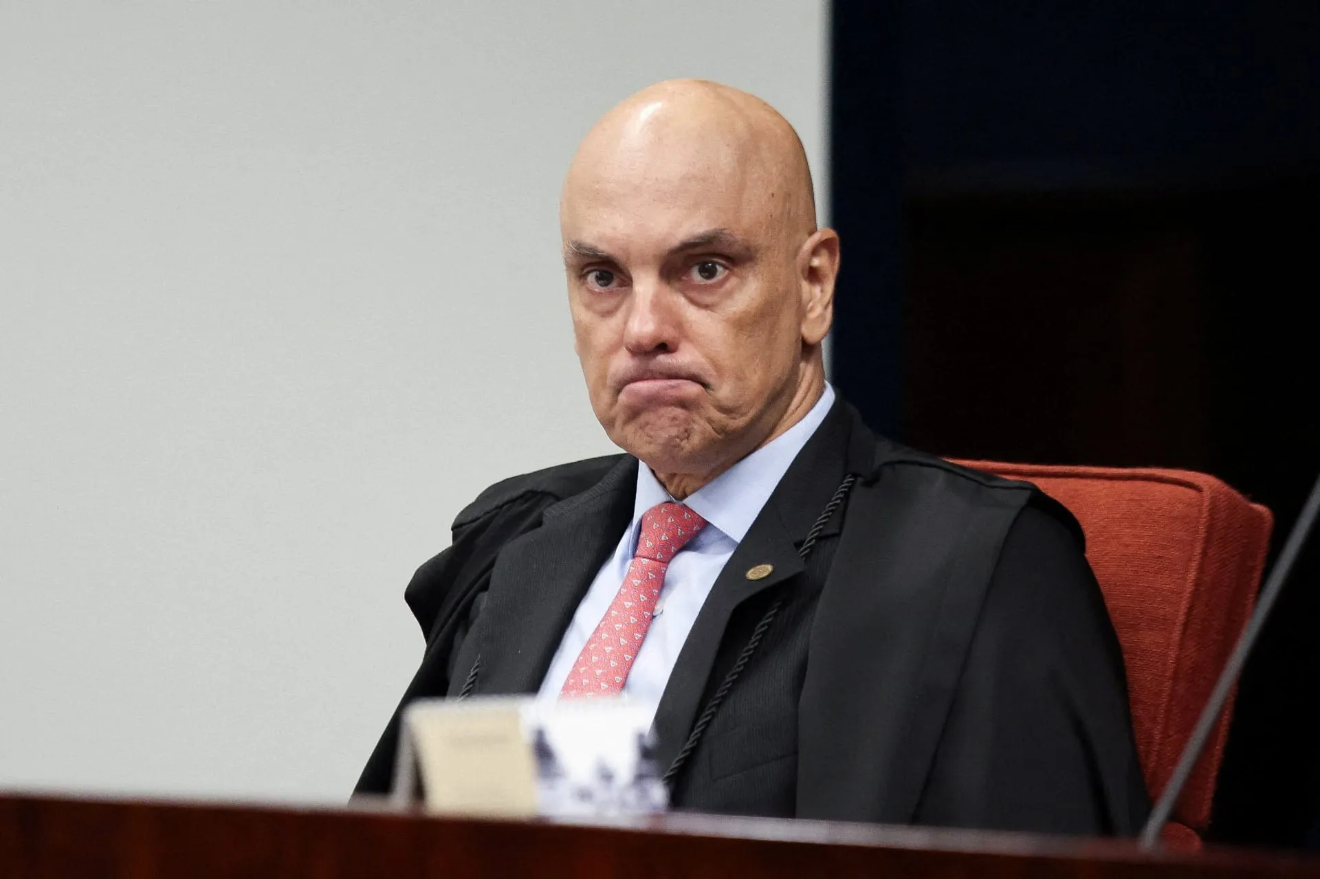 Relatório da PF aponta pelo menos 10 encontros entre Vorcaro e Moraes