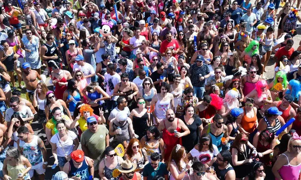 Queda de 17% nos roubos e furtos de celulares no Carnaval em São Paulo