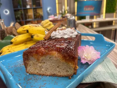 Não sabe o que fazer com banana madura? Aproveite em um bolo invertido