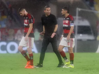 Filipe vê Flamengo melhor que Lanús, mas diz que "não controla resultados"