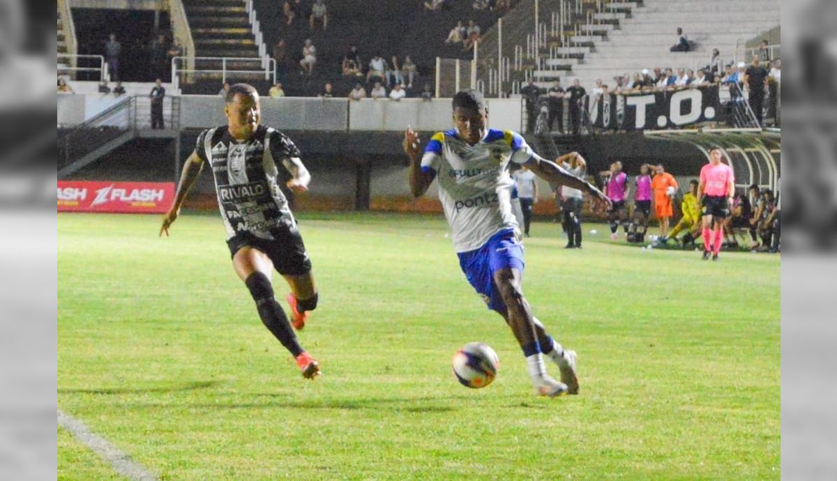 Águia chega a terceira vitória seguida. Foto por: Celso Gomes SJEC