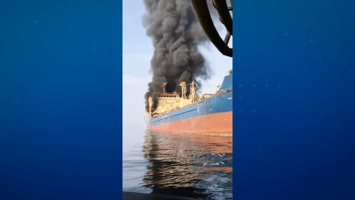 Forças Armadas dos EUA dizem ter afundado navio iraniano no Golfo de Omã
