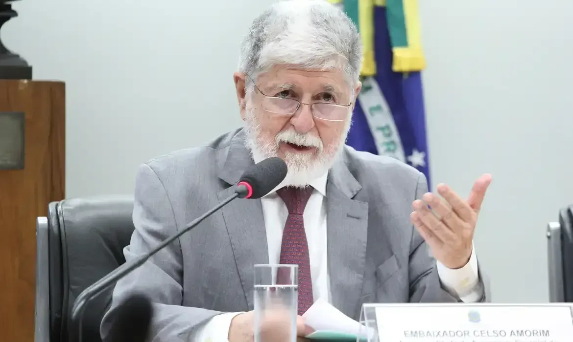 EUA X Irã: Brasil deve “se preparar para o pior”, diz Celso Amorim