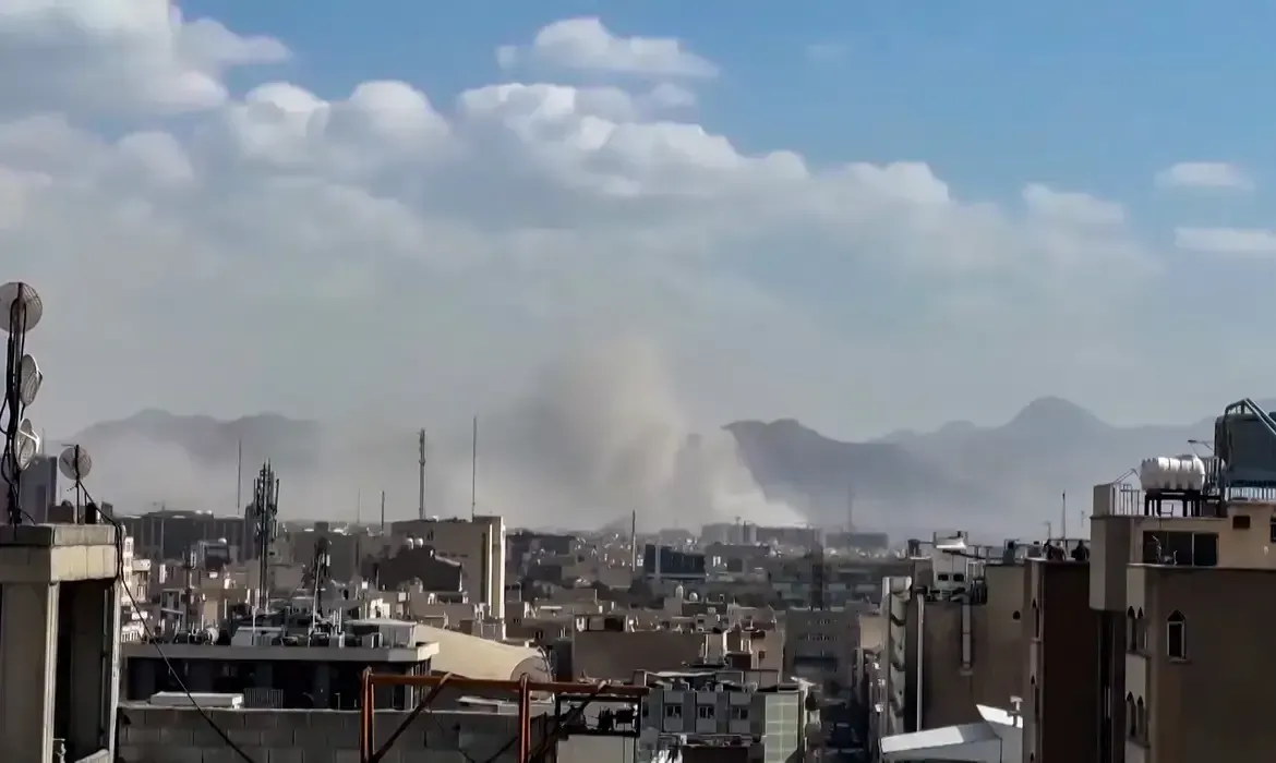 Israel bombardeia Irã e Líbano após ataque do Hezbollah
