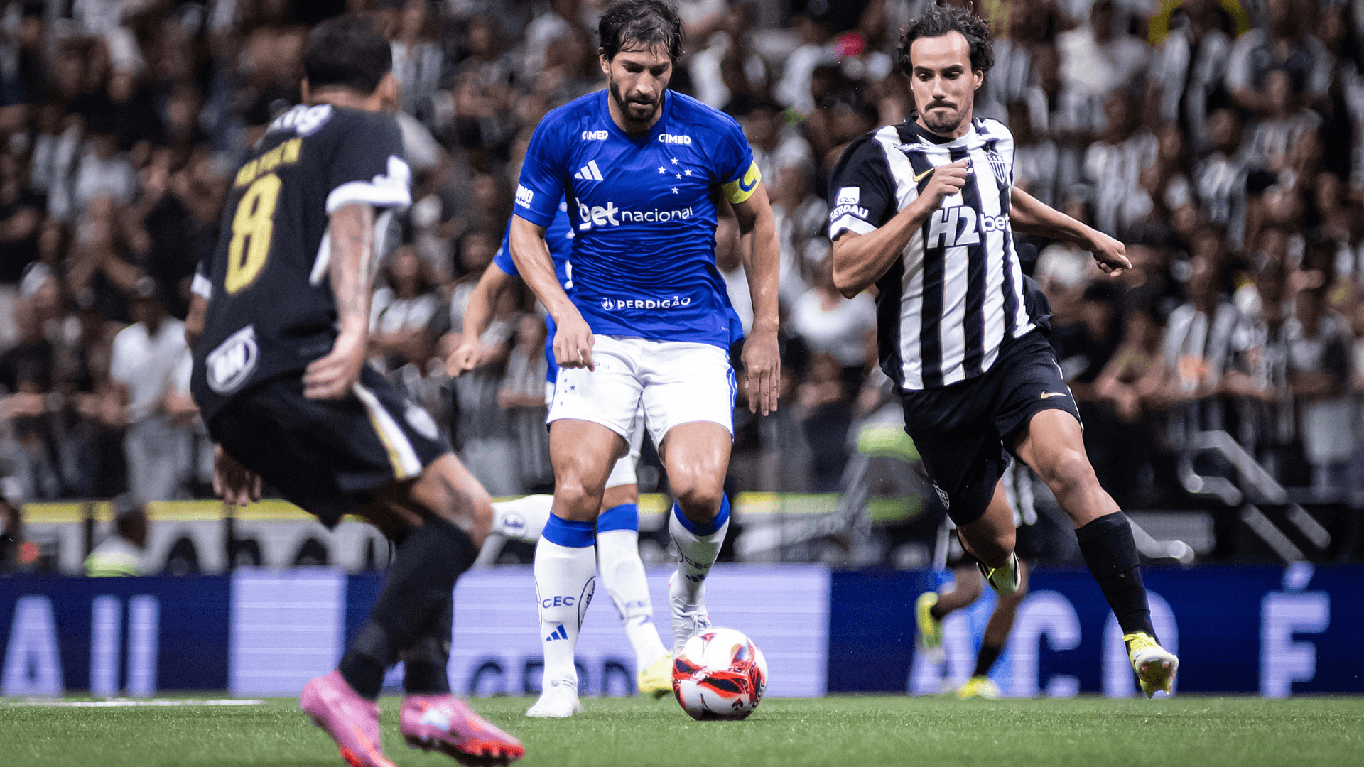 Cruzeiro e Atlético-MG decidem título mineiro pela 28ª vez; onde assistir