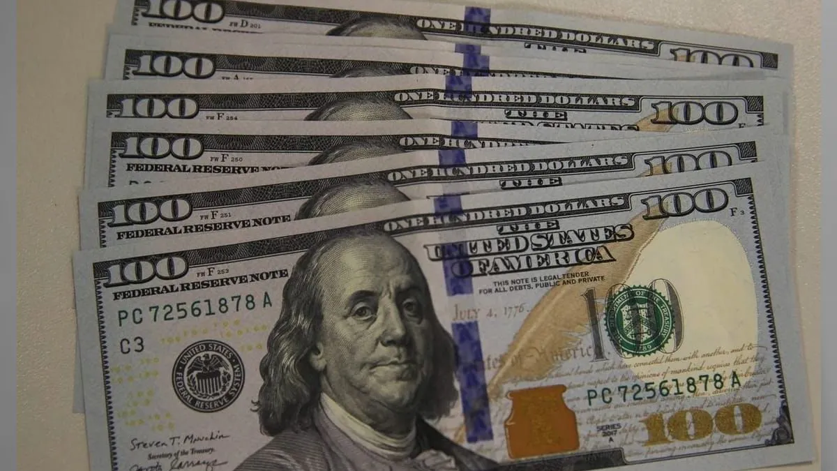 Dólar recua a R$ 5,18 com pesquisas, mas acumula alta de 2,16% em agosto