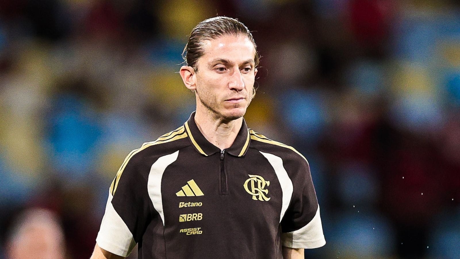 Queda de Filipe Luís no Fla repercute no mundo: "Uma taça a cada 14 jogos"