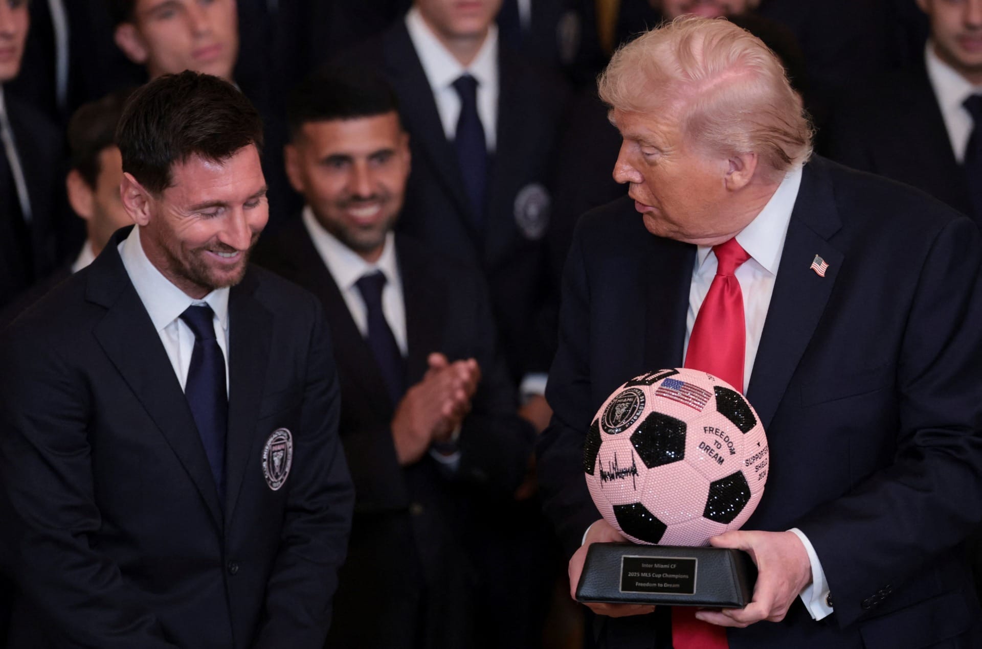 Trump elogia Palmeiras e diz que clube é o melhor do Brasil
