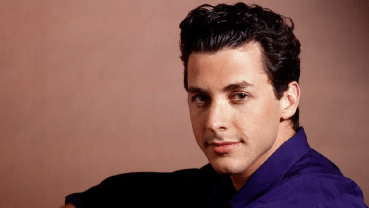 Morre Corey Parker, ator de "Sexta-Feira 13" e "Will & Grace", aos 60 anos