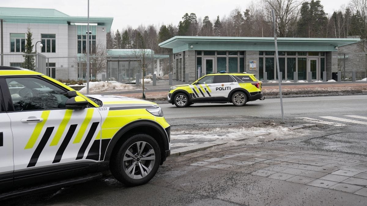 Embaixada dos EUA em Oslo é atingida por explosão; ninguém se feriu