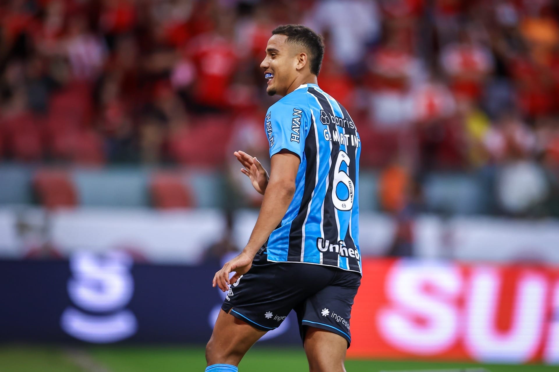 Em jogo "quente", Grêmio empata com Inter e volta a ser campeão gaúcho