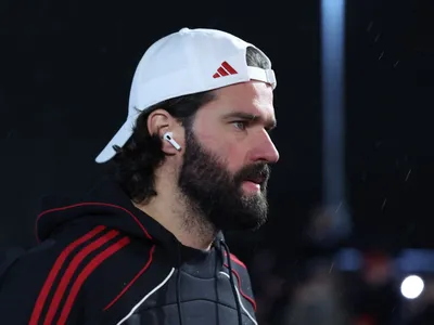 Alisson desfalca Liverpool contra o PSG e preocupa para a Copa do Mundo