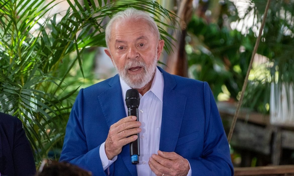 Datafolha: Lula tem 46% e Flávio Bolsonaro 43% das intenções de voto
