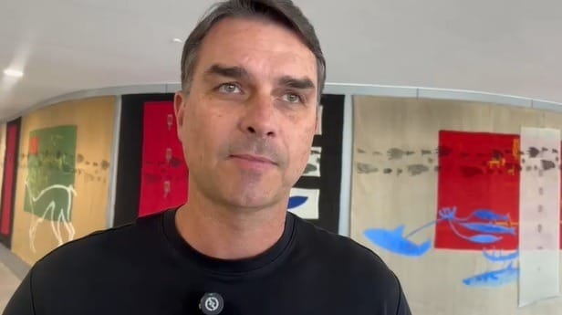 Flávio Bolsonaro sobre Lula não ir ao Chile: Transborda intolerância e ódio