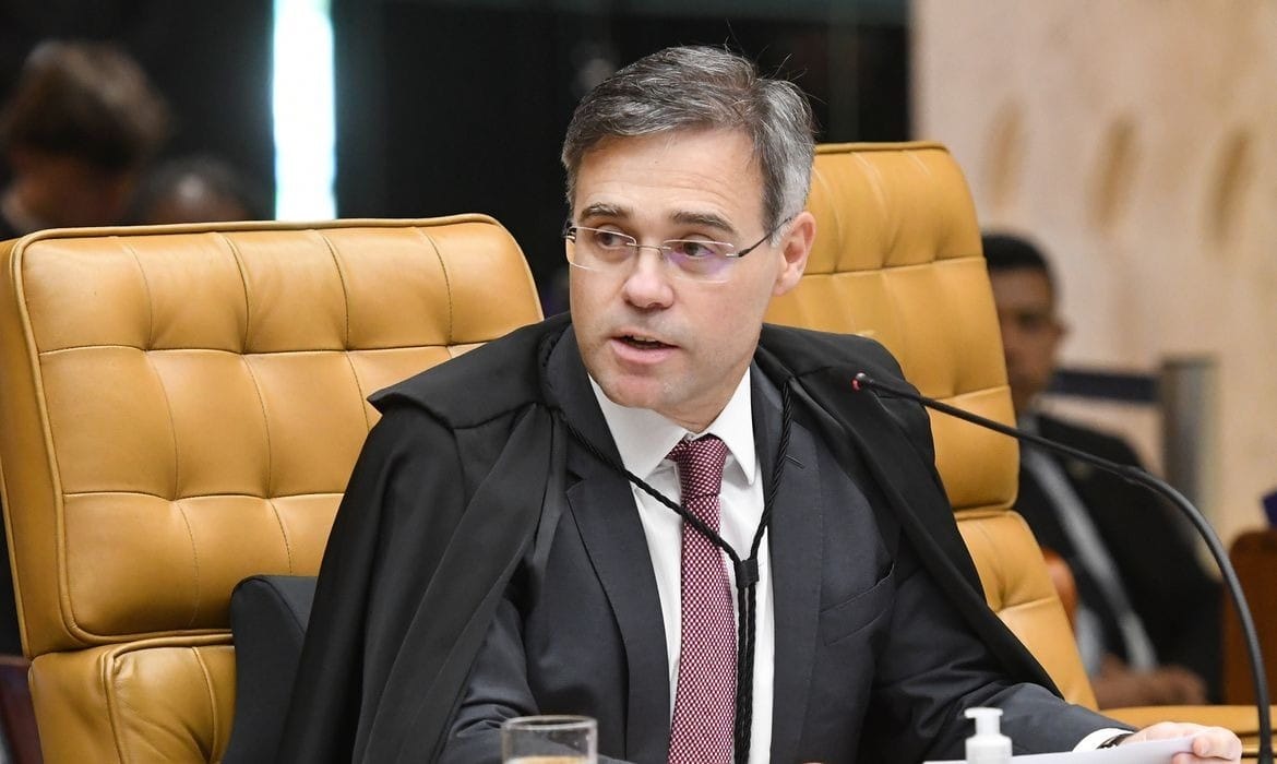 Presidente da CPMI do INSS vai se reunir com André Mendonça