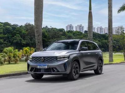 Novo Renault Koleos híbrido de 245 cv chega ao Brasil; preço sai em abril