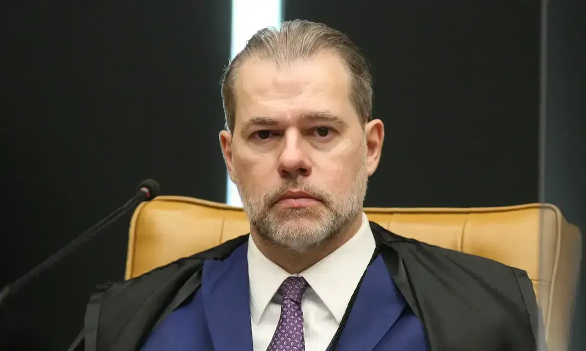 Toffoli se declara suspeito em caso do Banco Master; Zanin assume relatoria