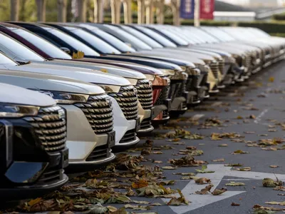 Vendas de automóveis na China caem 25% em fevereiro