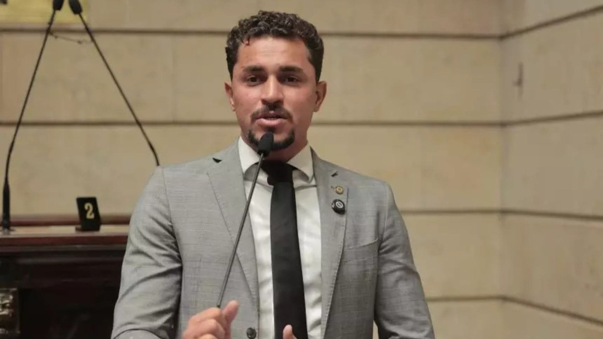 Justiça revoga prisão do vereador Salvino Oliveira no Rio