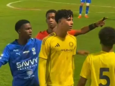 Vídeo: Filho de Cristiano Ronaldo briga com rival, leva cartão e é suspenso