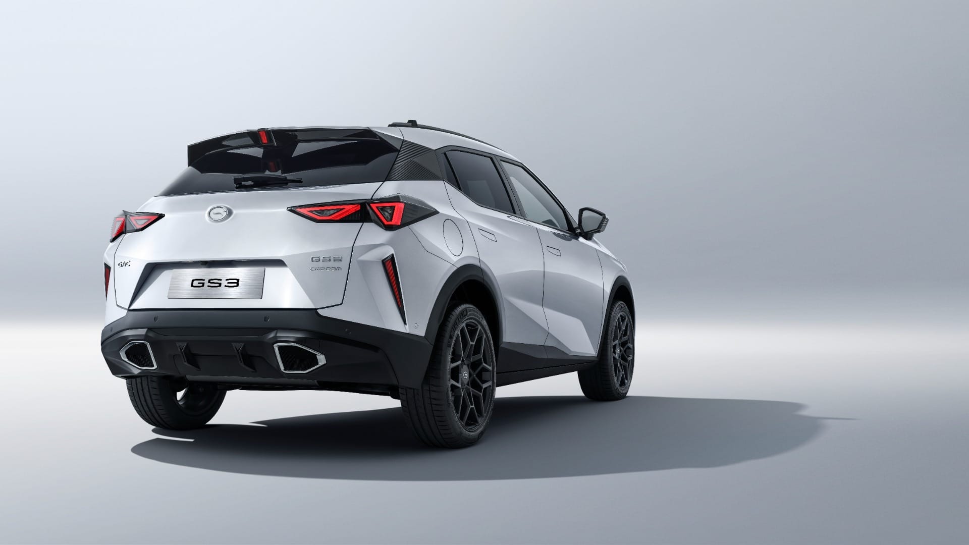 Linhas laterais do GAC GS3 destacam rodas de 19 polegadas