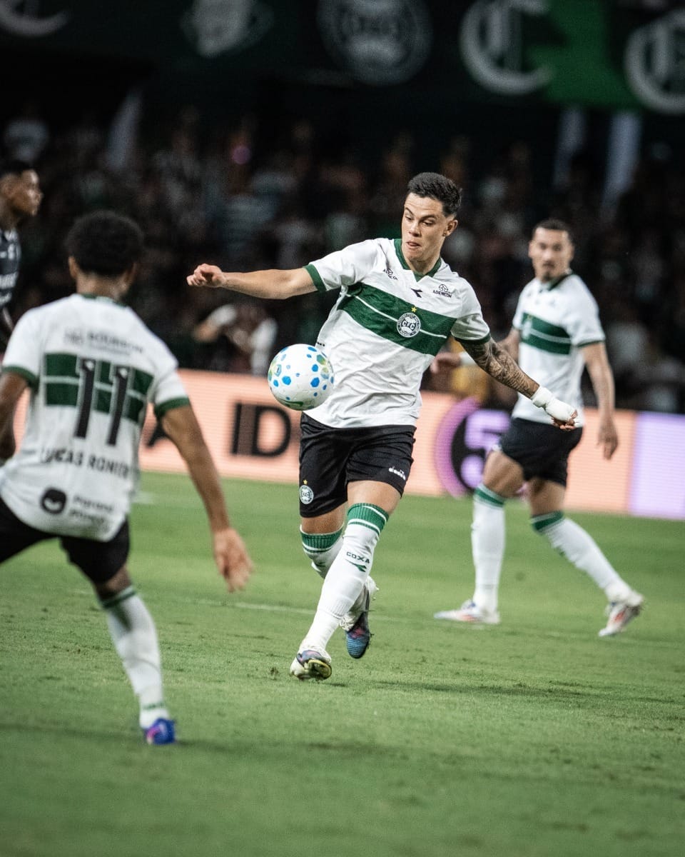 Coritiba bate Remo no Couto e vence a segunda seguida no Brasileirão
