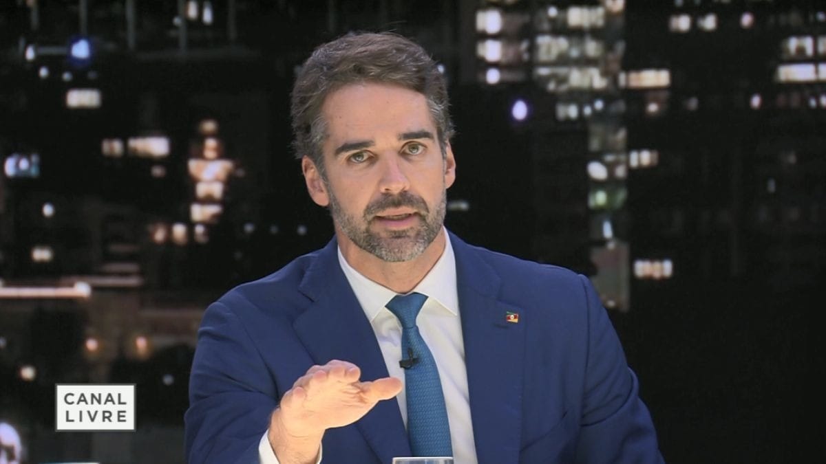 Leite defende fim da reeleição e cita Banco Master como escândalo político
