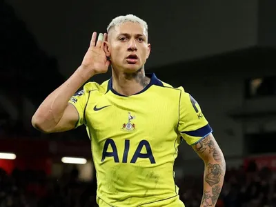 Richarlison marca no fim e garante empate do Tottenham contra o Liverpool