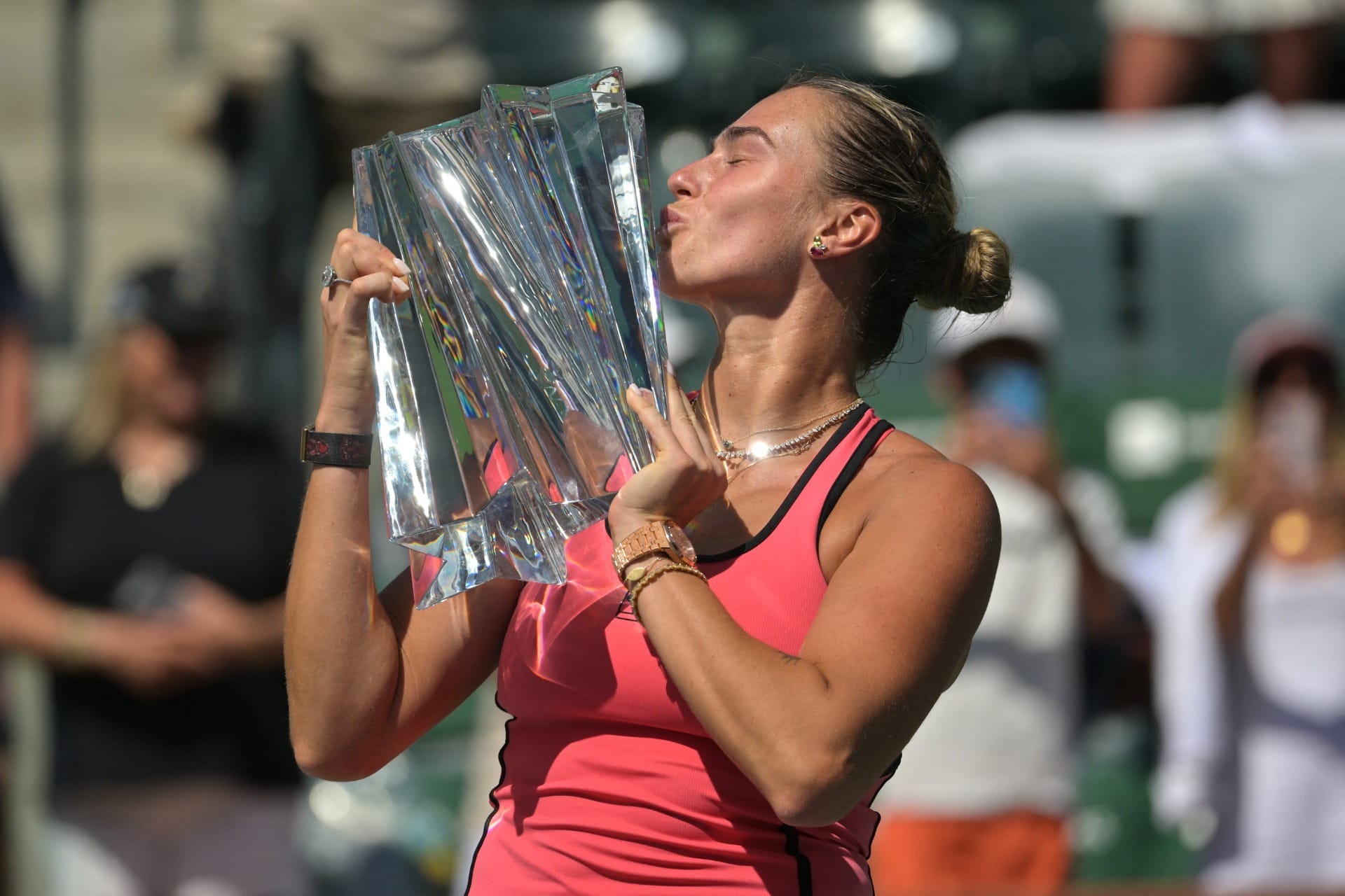 Sabalenka se vinga de Rybakina e é campeã em Indian Wells pela primeira vez