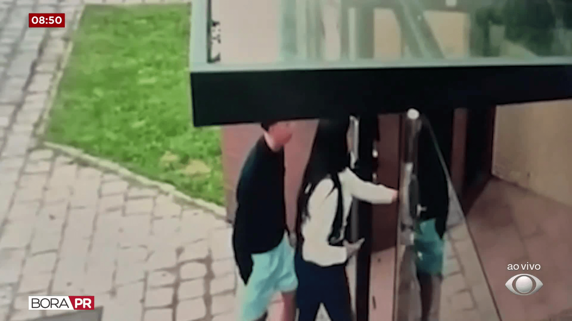 Trio de jovens bem vestidos furta R$ 1 mi em joias em Curitiba
